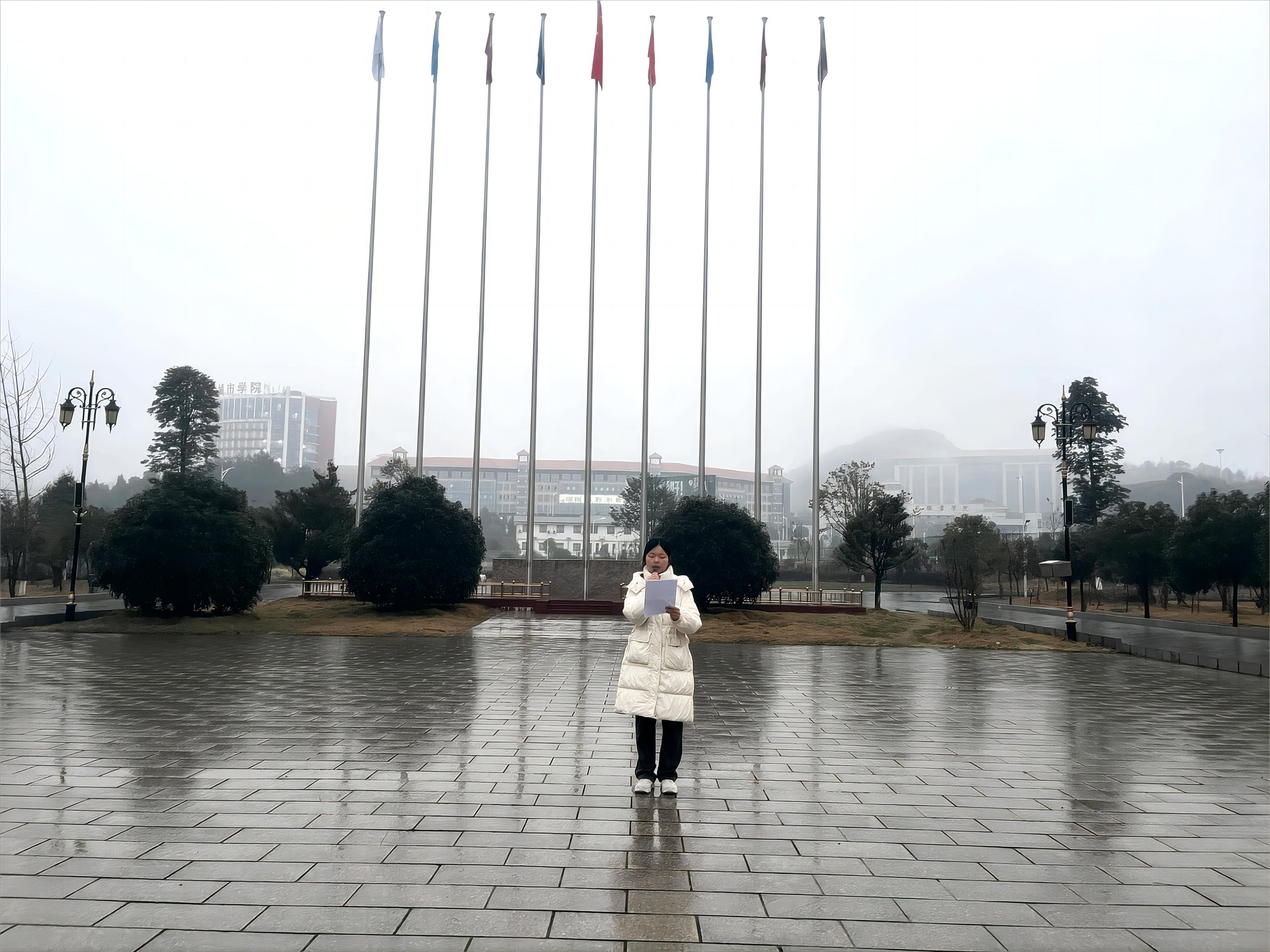 余佳伦发表国旗下讲话.jpg